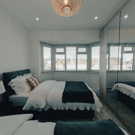 Homely & Peaceful Living Space Morden  Buitenkant foto