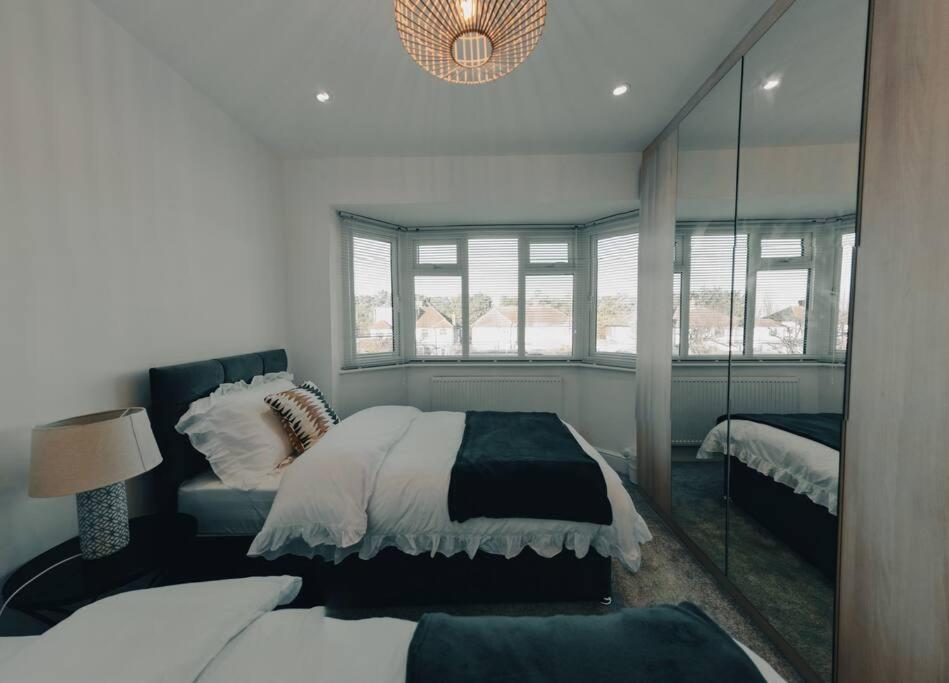 Homely & Peaceful Living Space Morden  Buitenkant foto